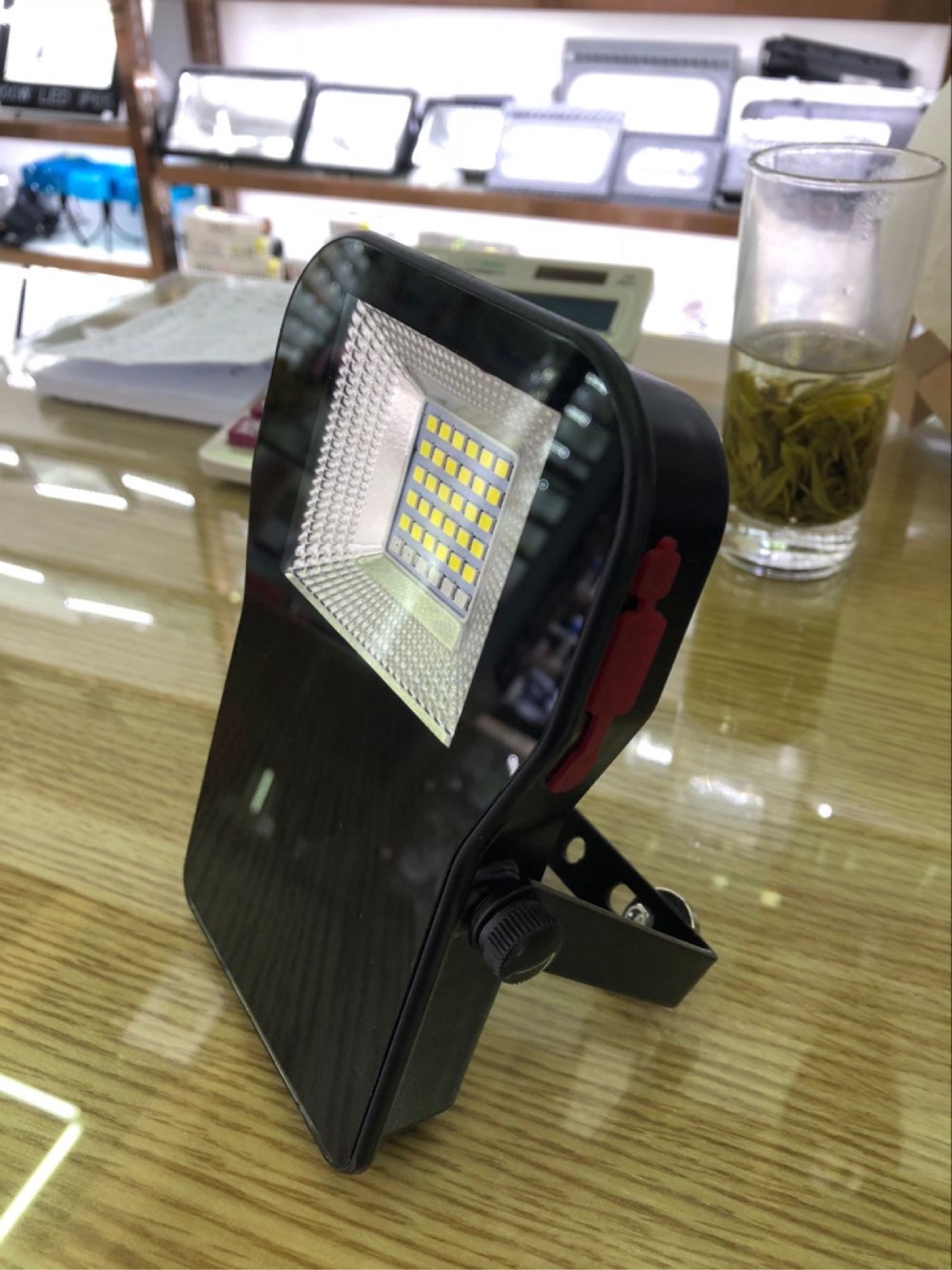 product-thumb